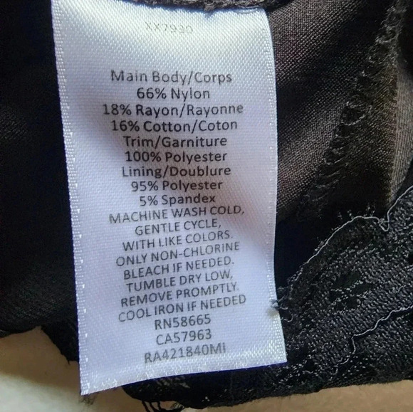 Rachel Parcell ruffle shoulder lace blouse size Medium New Black - Picture 14 of 15